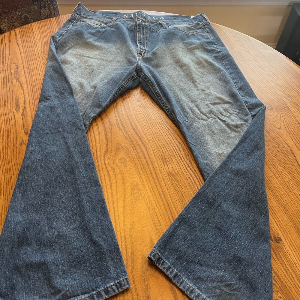 Comfortable used Nautical jeans. 40 x 30